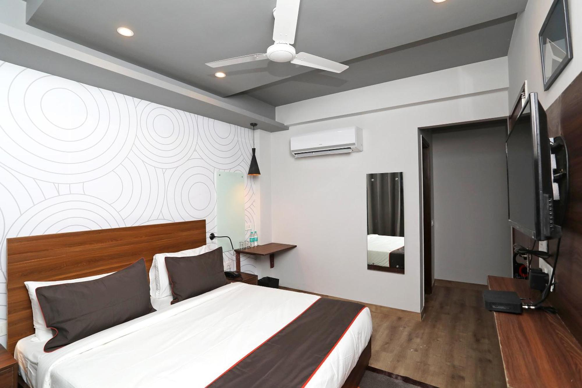 คอลเลคชัน โอ 76097 โรงแรมมูนไลท์ เดลี ภายนอก รูปภาพ